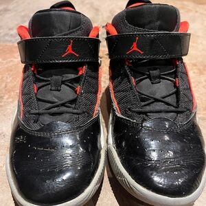 Boys Jordans size 1Y